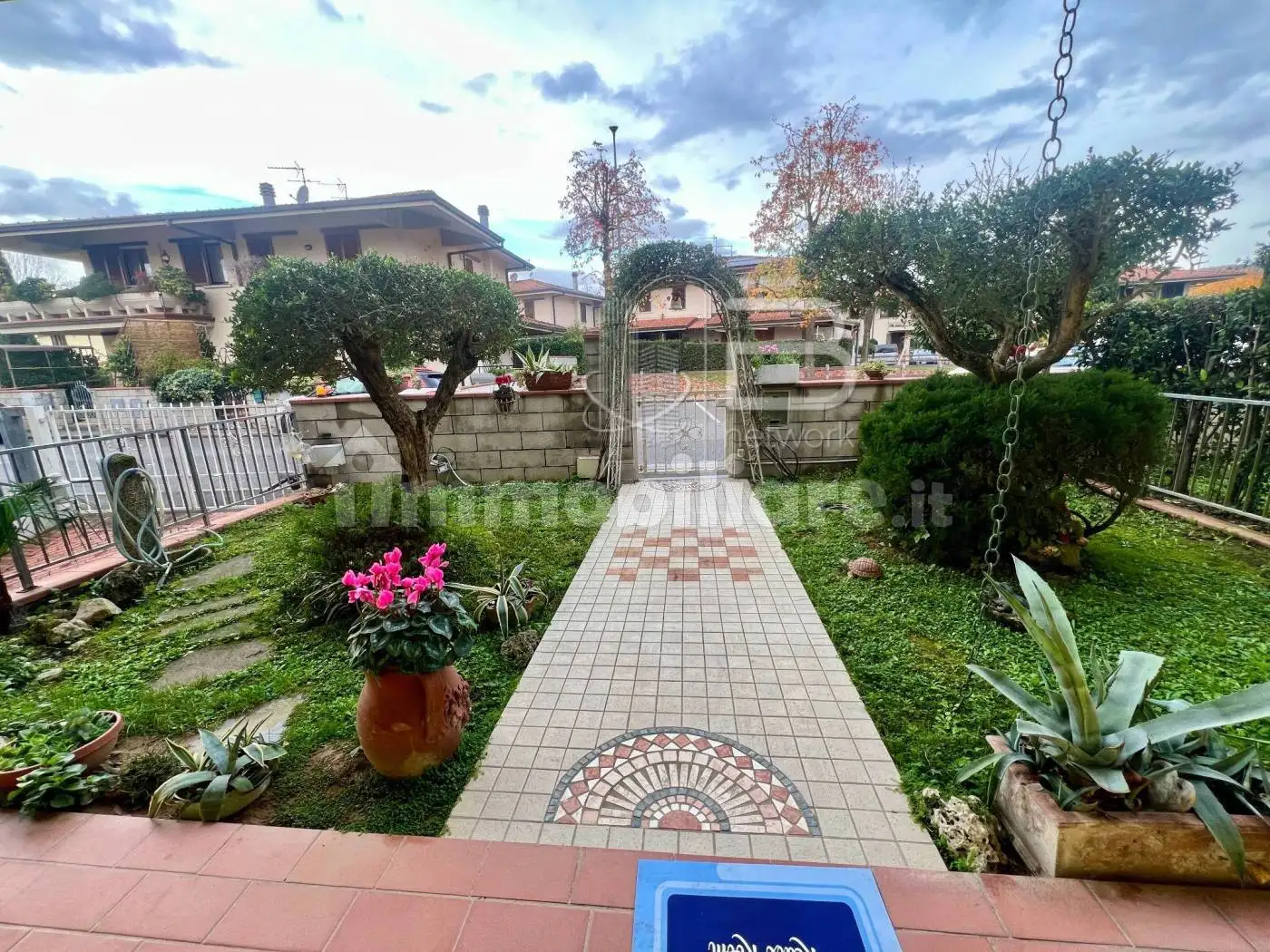 Villa in vendita a Massa e Cozzile