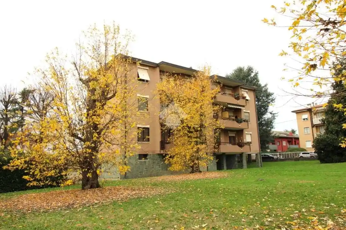 Quadrilocale via Giuseppe Mazzini 16, Centro, Arcore - foto 2