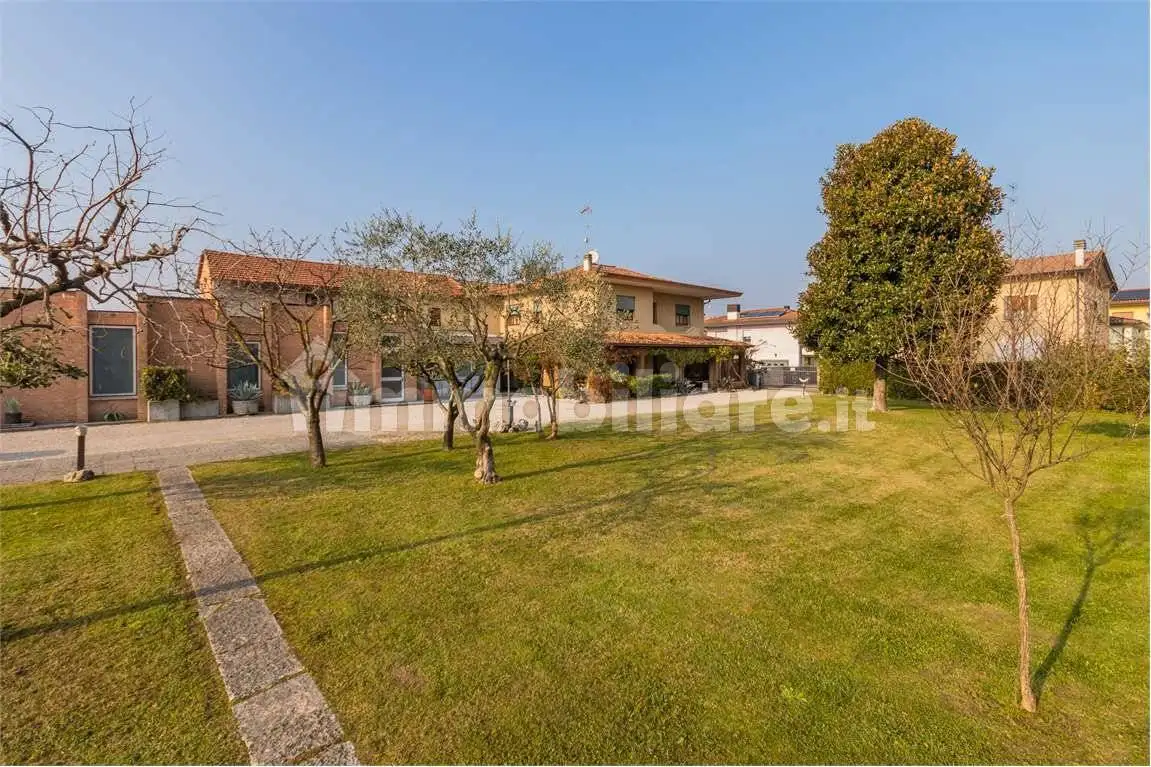 Villa in vendita a Vazzola