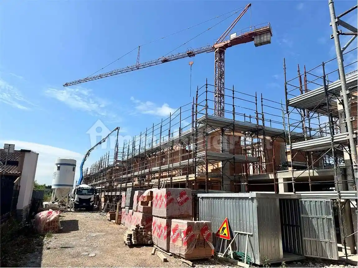 Quadrilocale nuovo, piano terra, Castel d'Azzano - foto 2