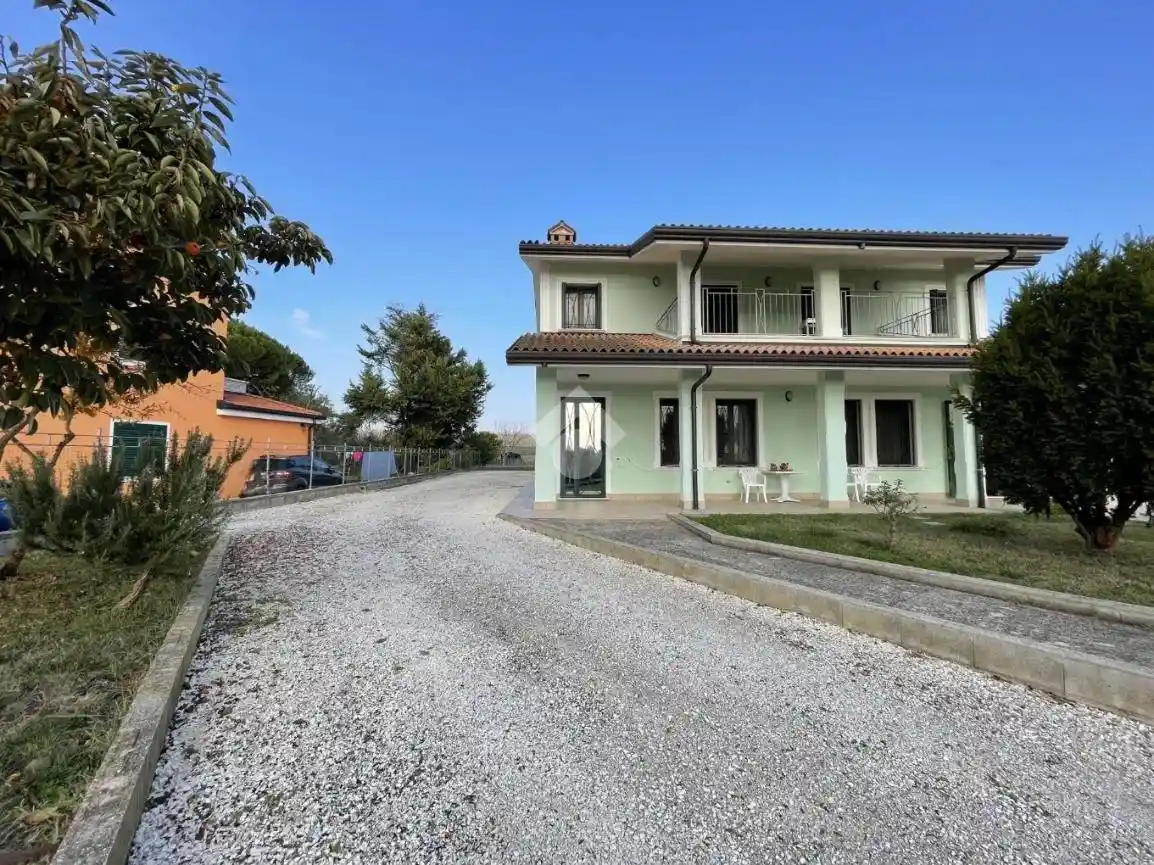 Villa bifamiliare via Aldo Chiorboli 25, Francolino, Ferrara - foto 2