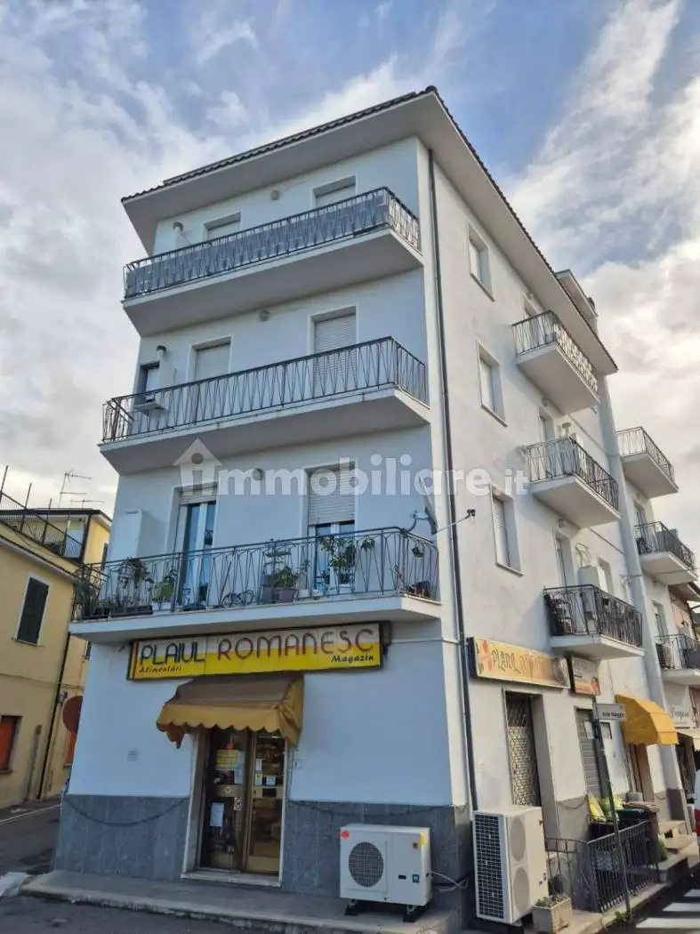 Appartamento in affitto a Fara in Sabina