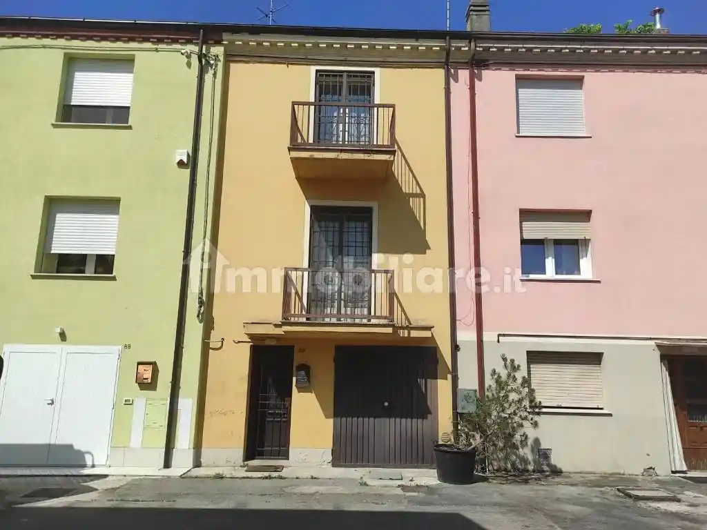 Casa indipendente in vendita a Mirandola