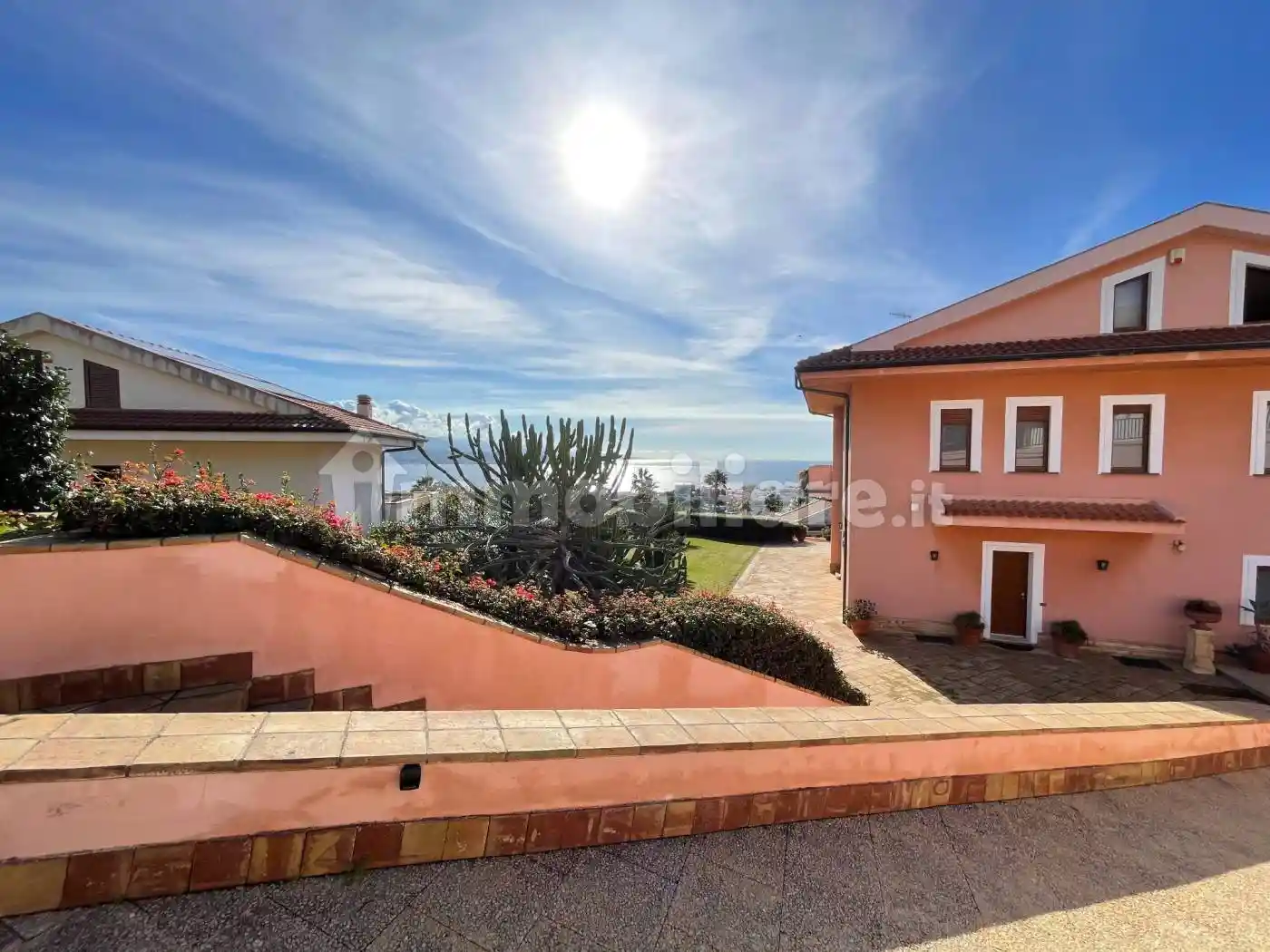 Villa unifamiliare via Consolare Pompea Complesso Giardino Sui Laghi, Ganzirri, Messina - foto 3