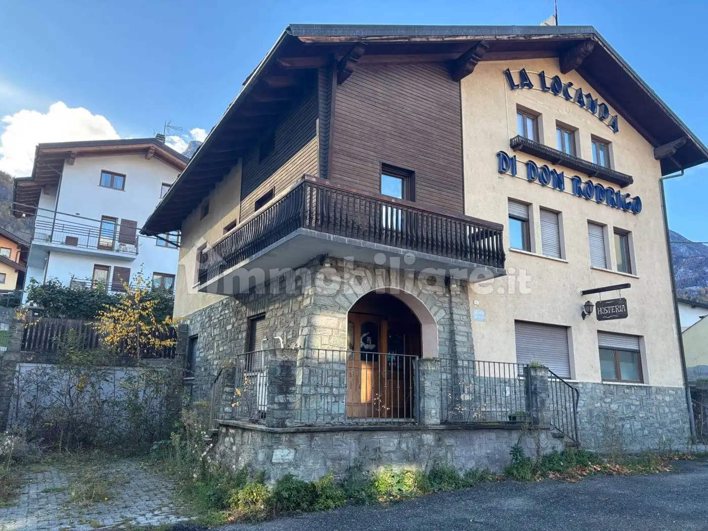 Palazzo - Edificio in vendita a Saint-Marcel