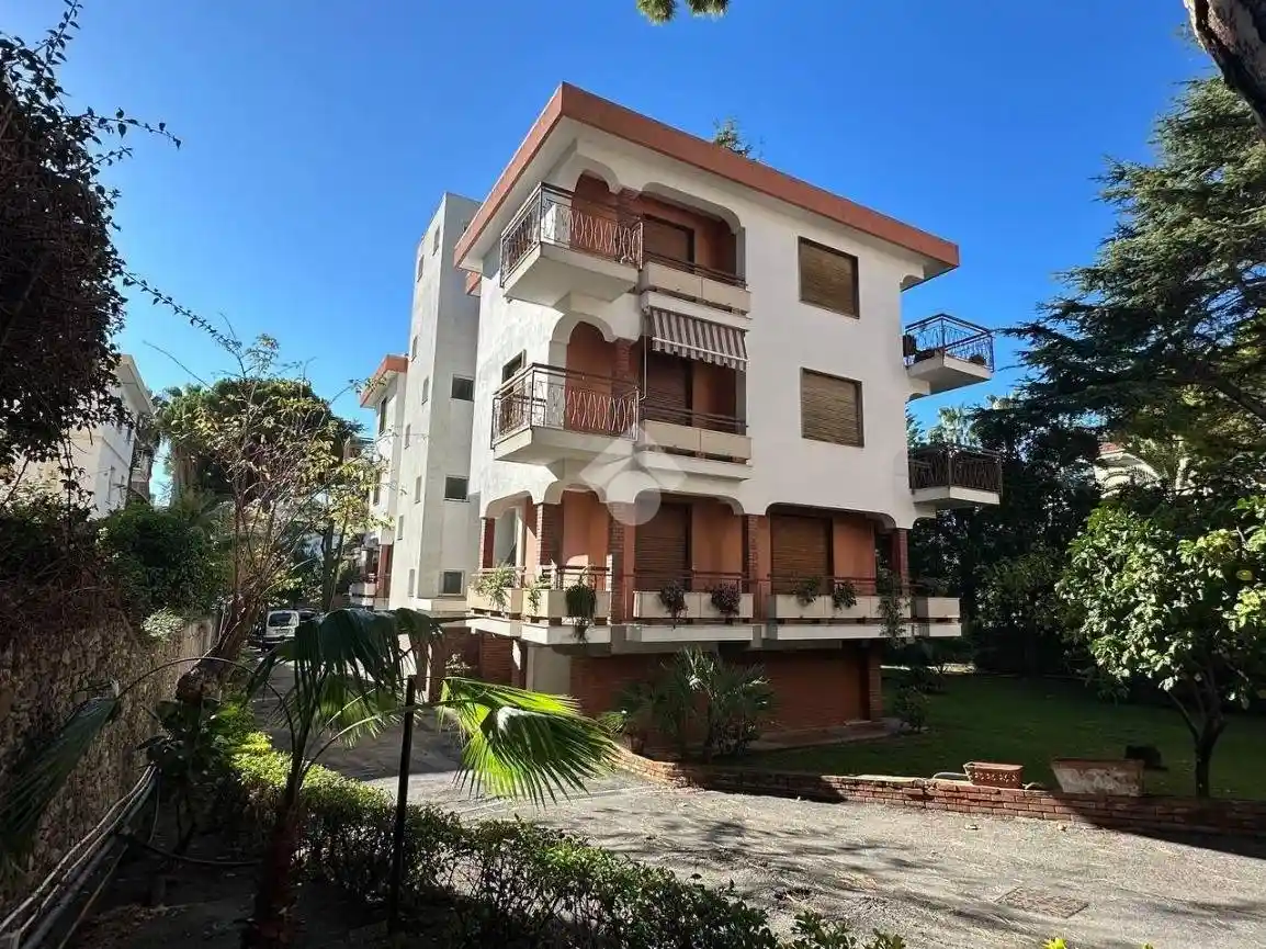 Bilocale via Romana 129, Centro, Bordighera - foto 2