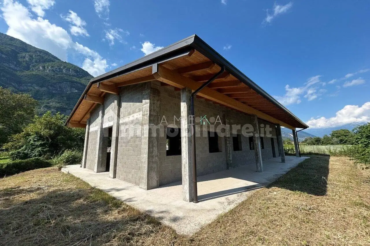 Palazzo - Edificio in vendita a Piancogno