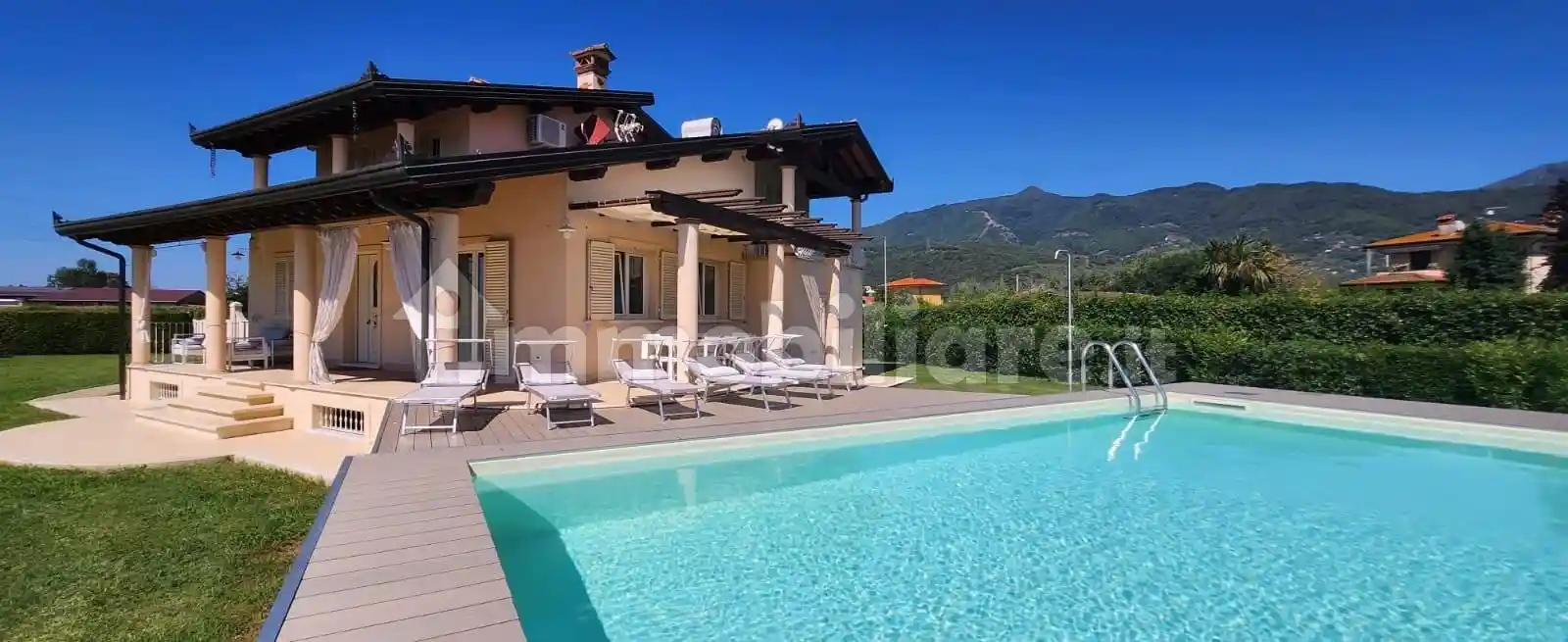 Villa in vendita a Seravezza