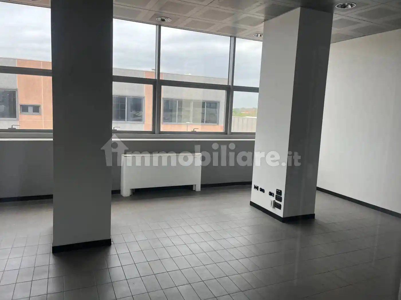 Palazzo - Edificio in Affitto - foto 4