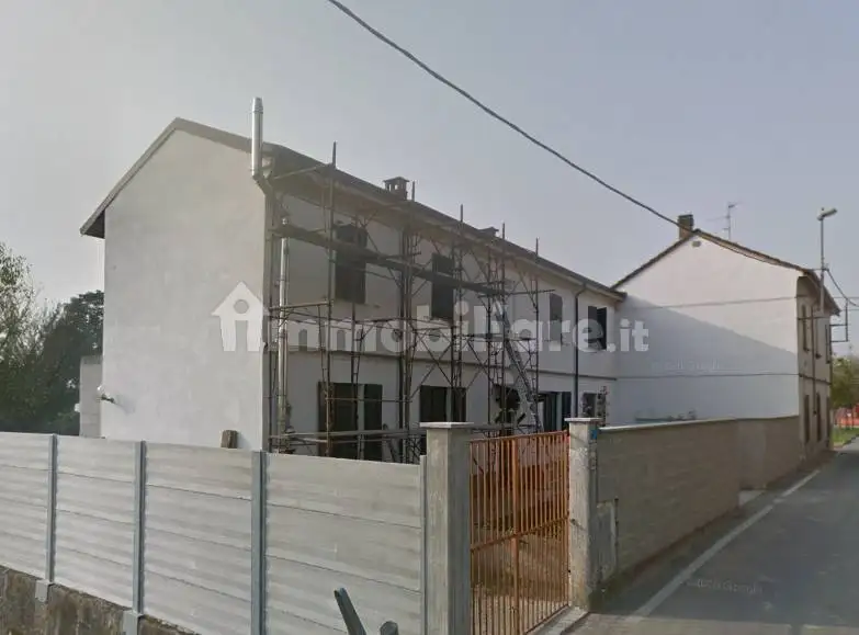 Casa indipendente in asta a Rosasco