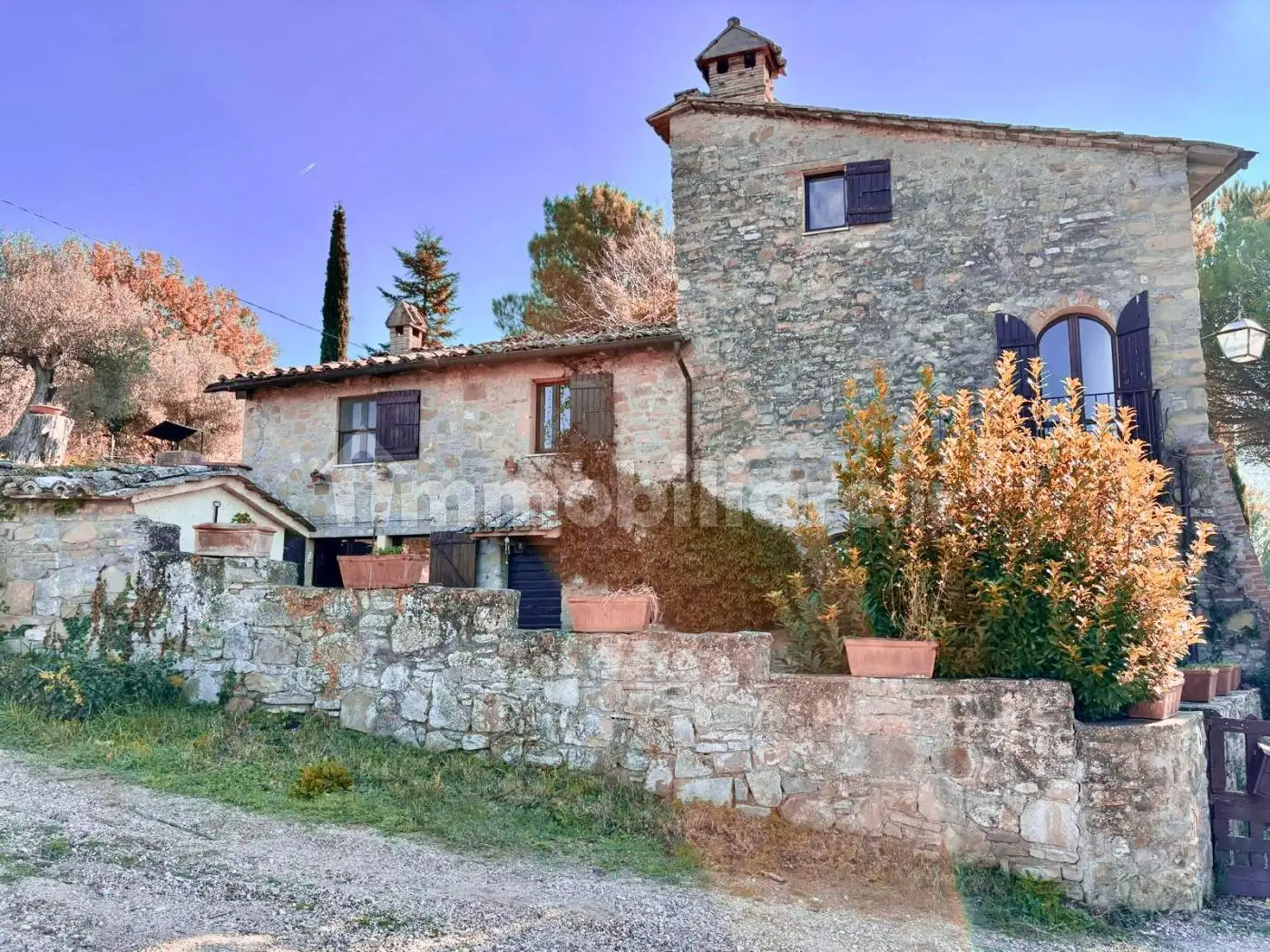 Rustico - Casale in vendita a Perugia