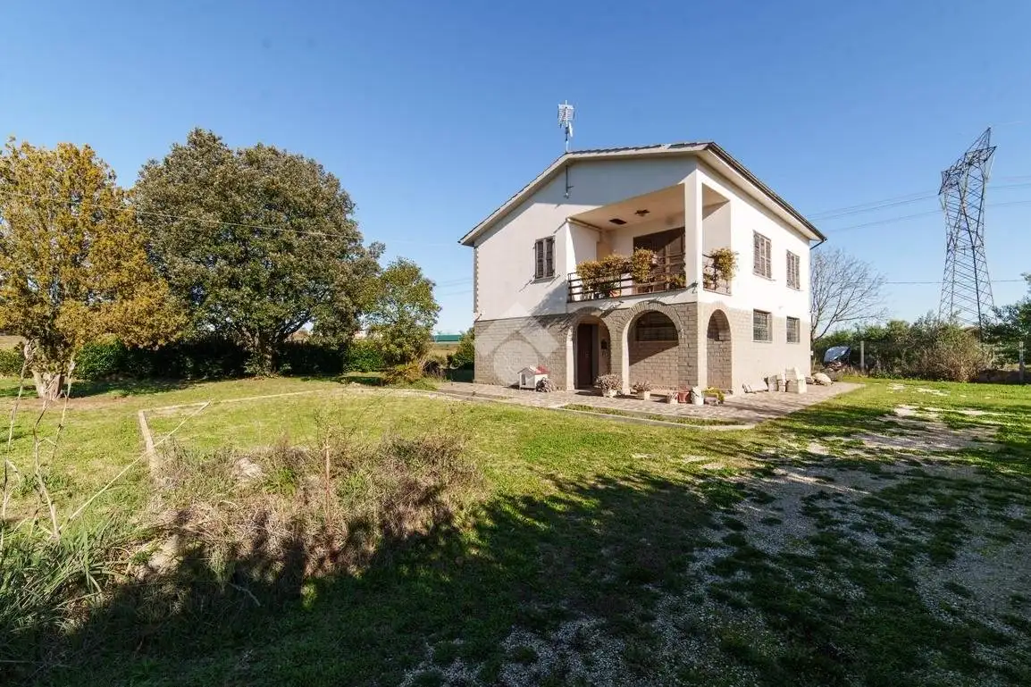 Casa indipendente in vendita a Viterbo