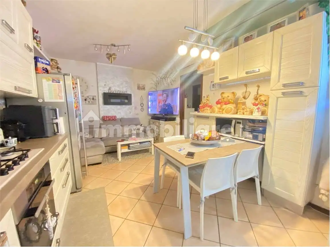 Trilocale buono stato, piano terra, Veggia Villalunga, Casalgrande - foto 3