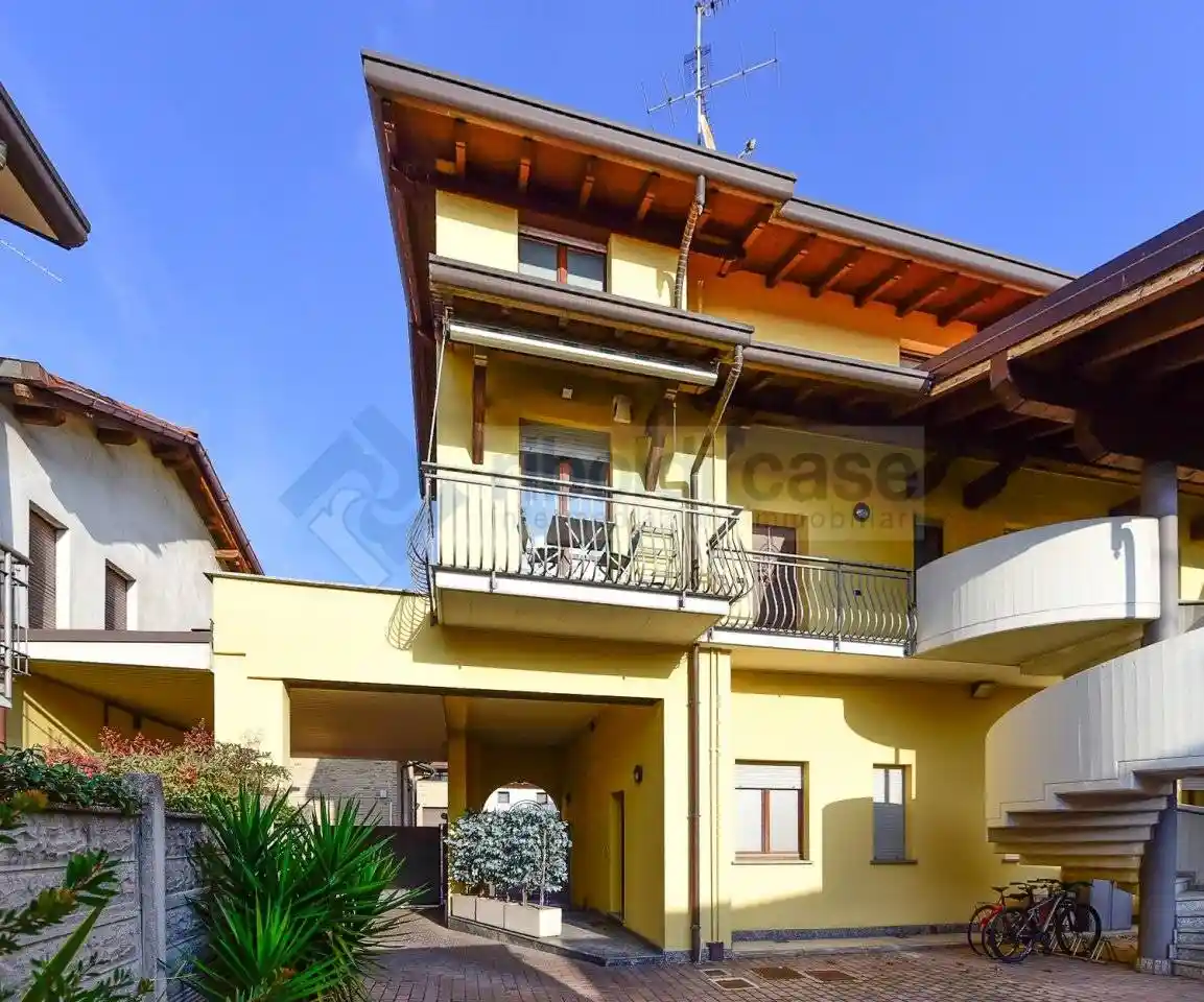 Quadrilocale ottimo stato, Centro, Carugo - foto 2