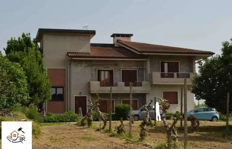 Villetta a schiera in asta a Villa Bartolomea