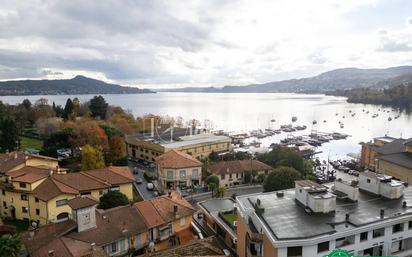 Palazzo - Edificio in vendita a Lesa