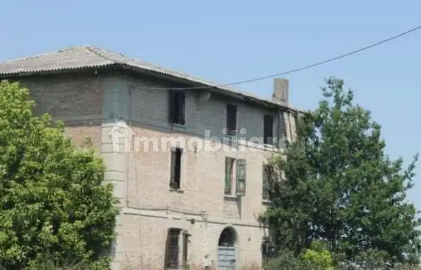 Casa indipendente in asta a Terre del Reno