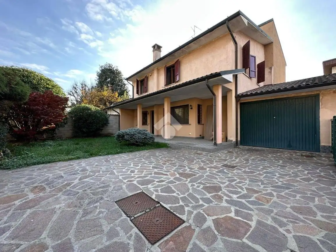 Villa in vendita a Rivolta d'Adda