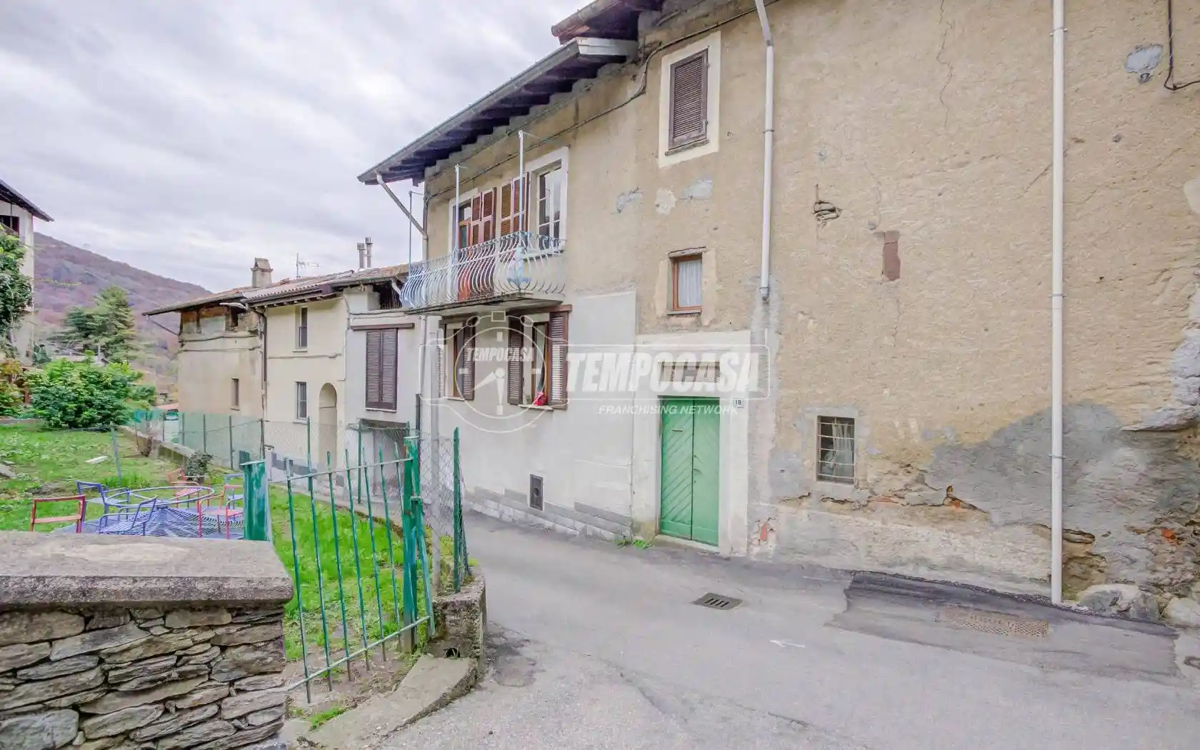 Appartamento in vendita a Montegrino Valtravaglia