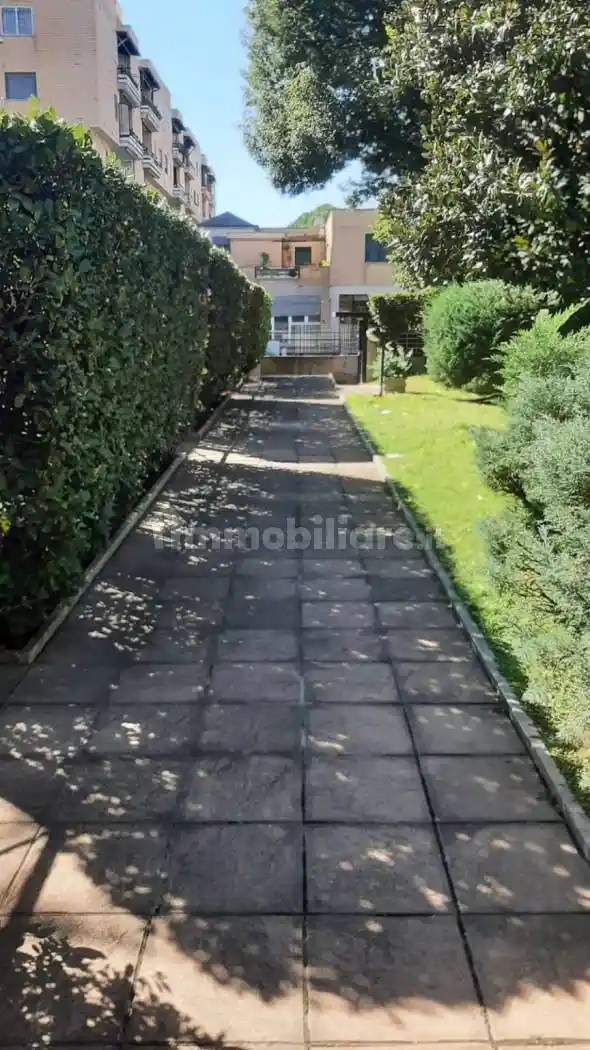 Trilocale via Carlo Arturo Jemolo 90, Torraccia, Roma - foto 5