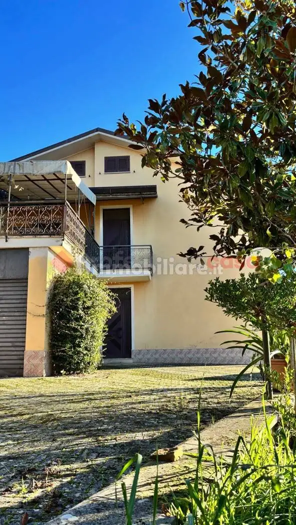 Casa indipendente in vendita a Torre Cajetani