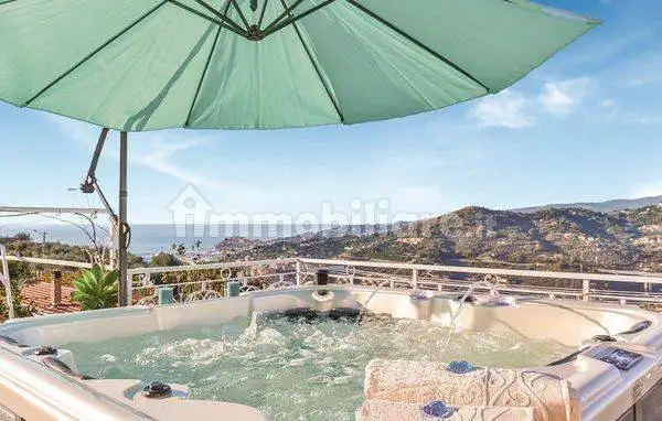Villa in vendita a Imperia