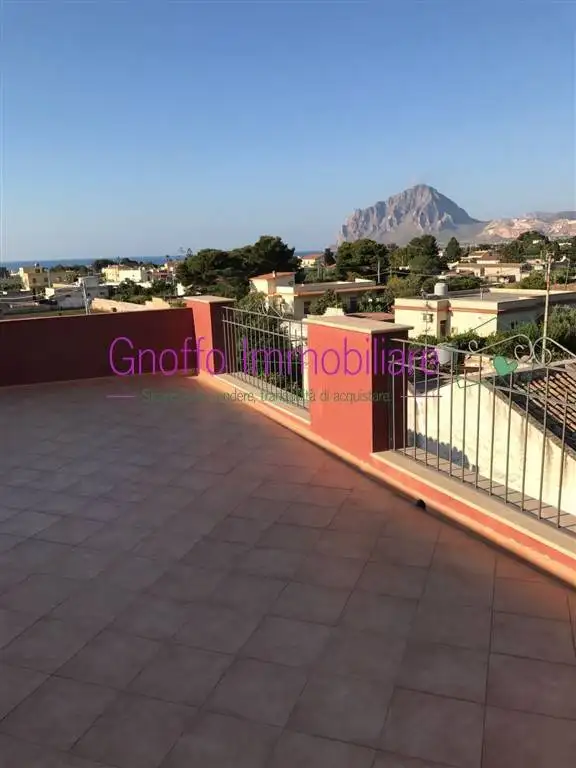 Villa in affitto a Valderice