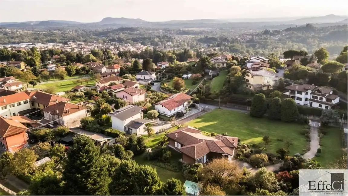 Villa unifamiliare via Monte Grappa, 22, Centro, Besozzo - foto 2