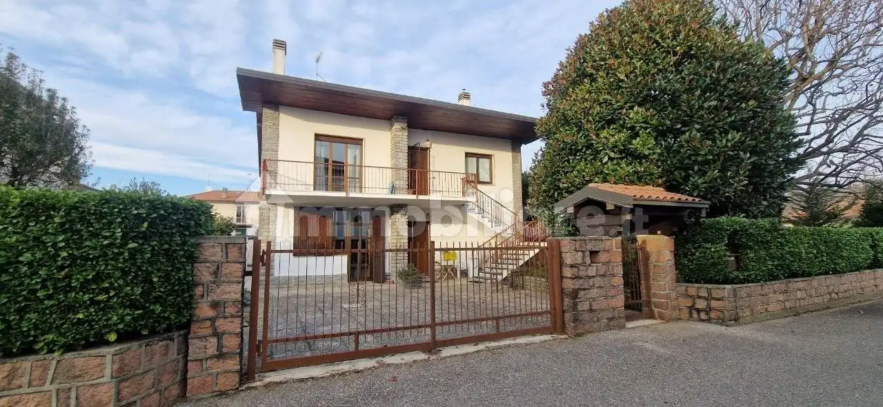Villa in vendita a Venegono Superiore