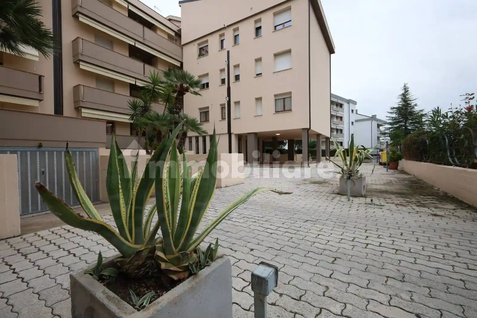 Quadrilocale viale America 34, Centro, Roseto degli Abruzzi - foto 2