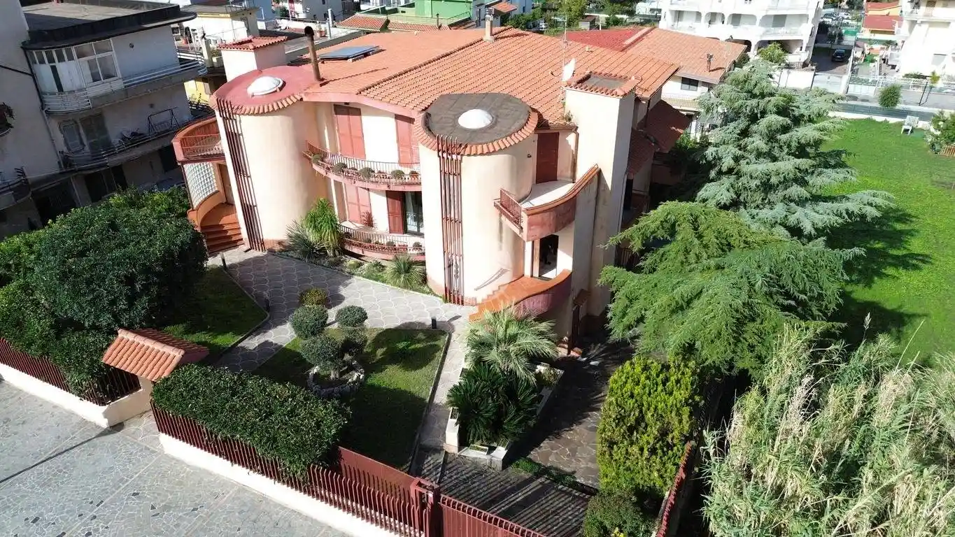 Villa - foto 2