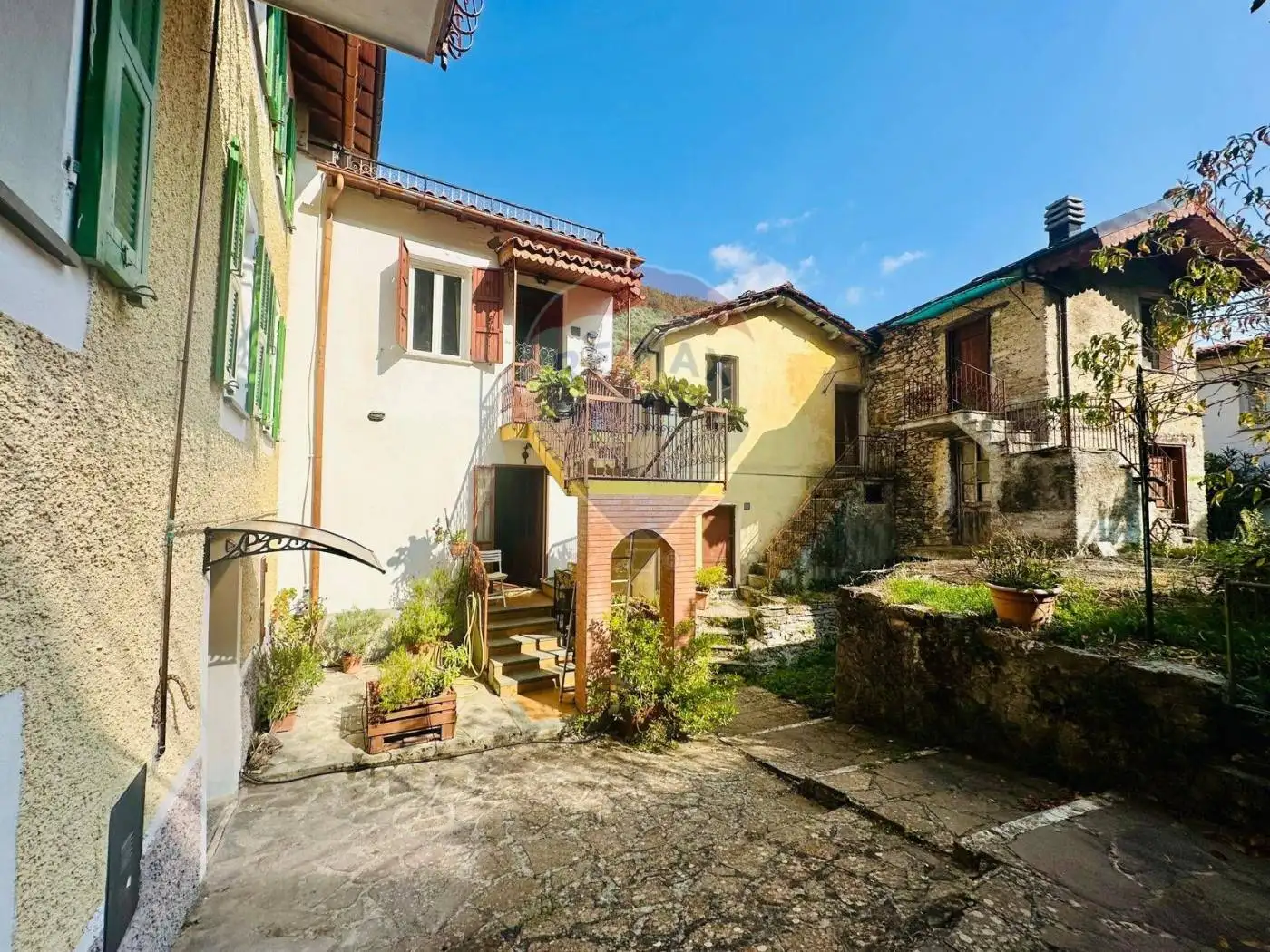 Appartamento in vendita a Rezzo