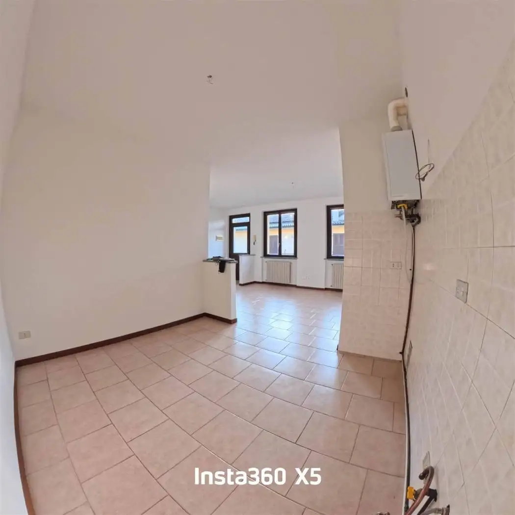 Trilocale ottimo stato, primo piano, Centro, Casalpusterlengo - foto 4