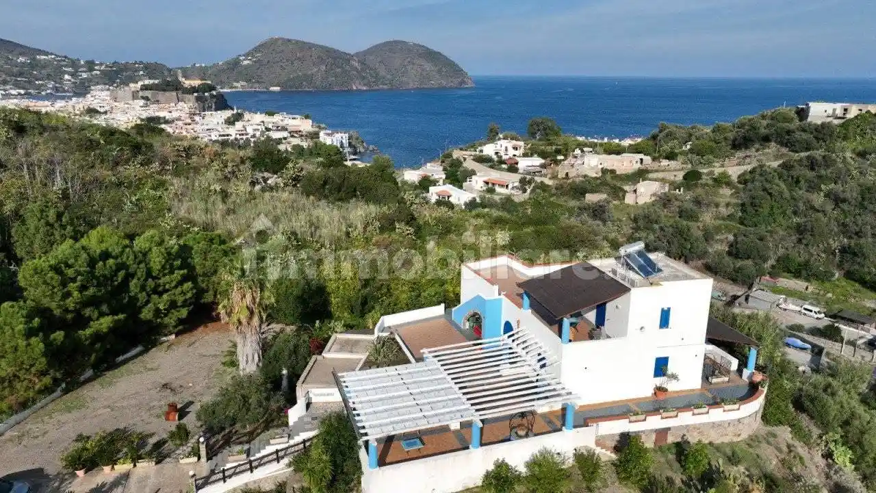 Palazzo - Edificio in vendita a Lipari