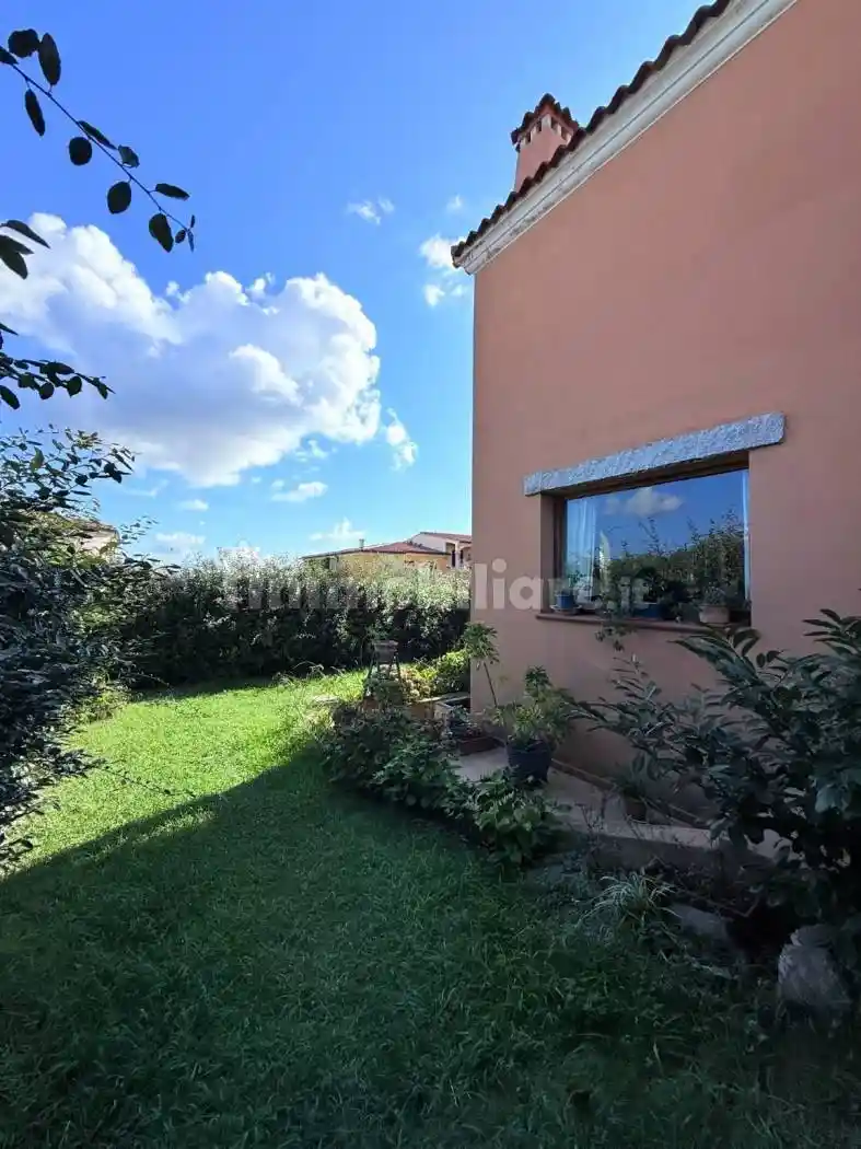 Villa unifamiliare, buono stato, 422 m², Budoni - foto 2