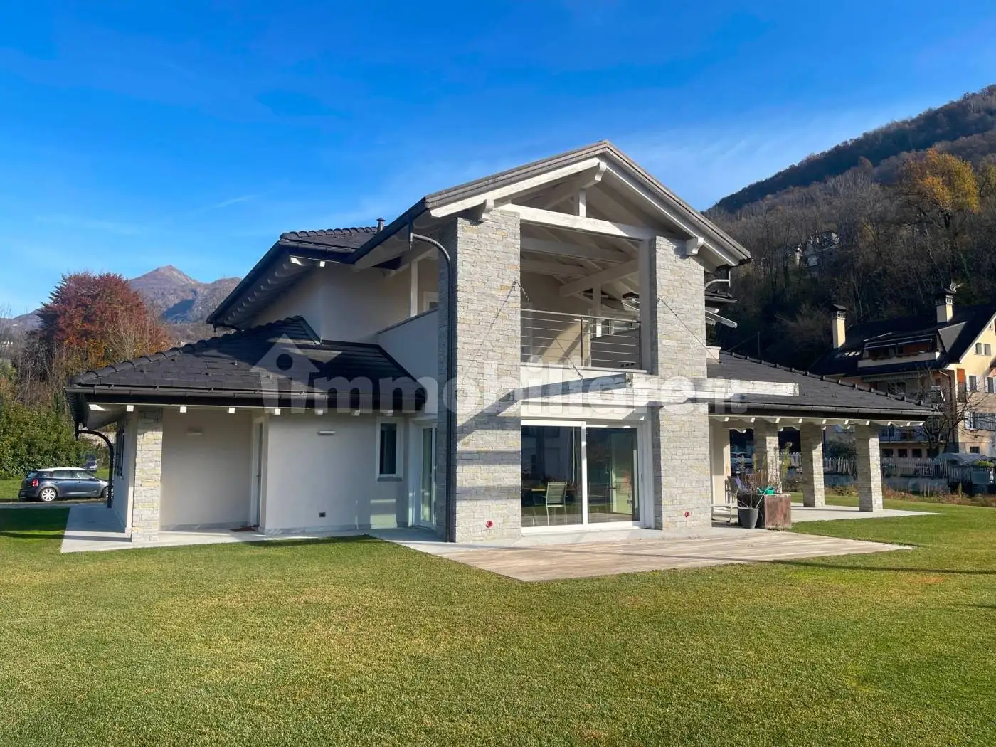 Villa in vendita a Masera