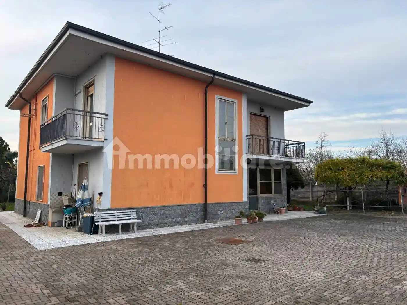 Villa bifamiliare, buono stato, 346 m², Cameri - foto 4
