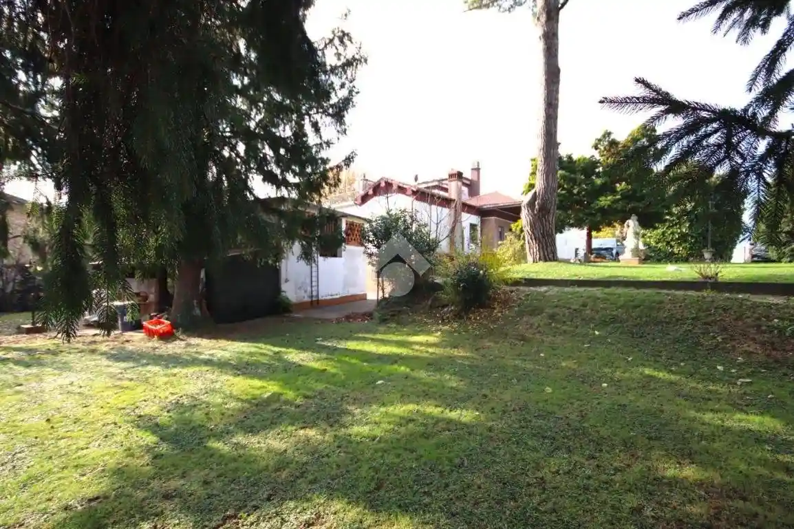 Villa unifamiliare via Don Enrico Colnaghi 3, Centro, Cassago Brianza - foto 3