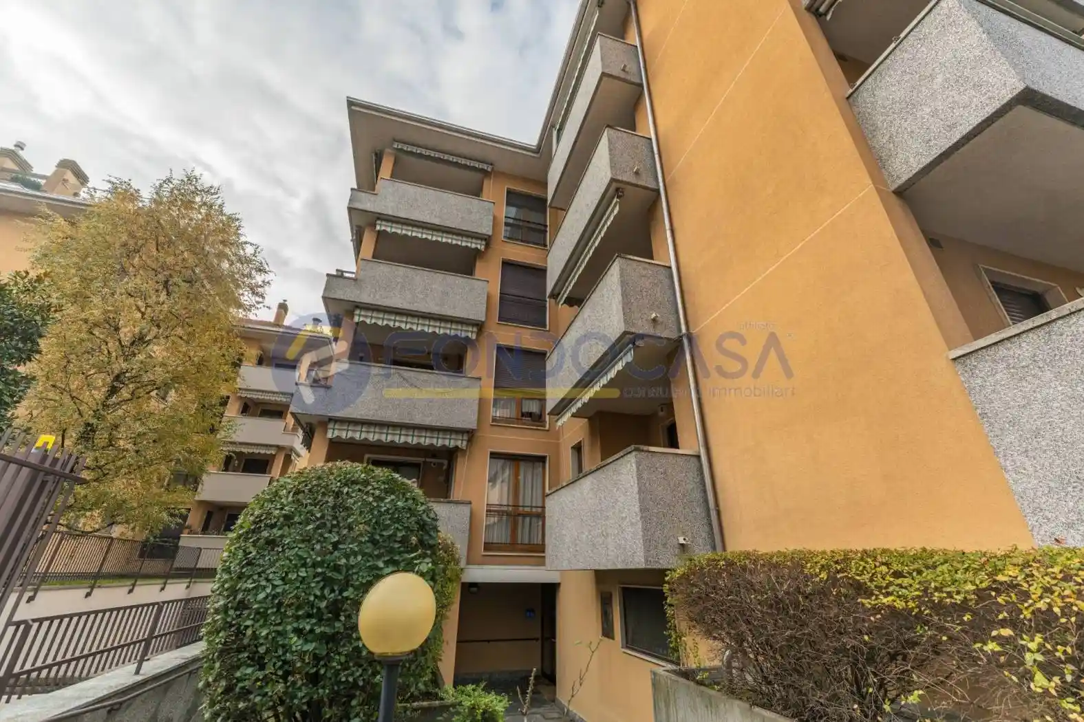 Trilocale viale Pietro Toselli 40, Piscina, Legnano - foto 2