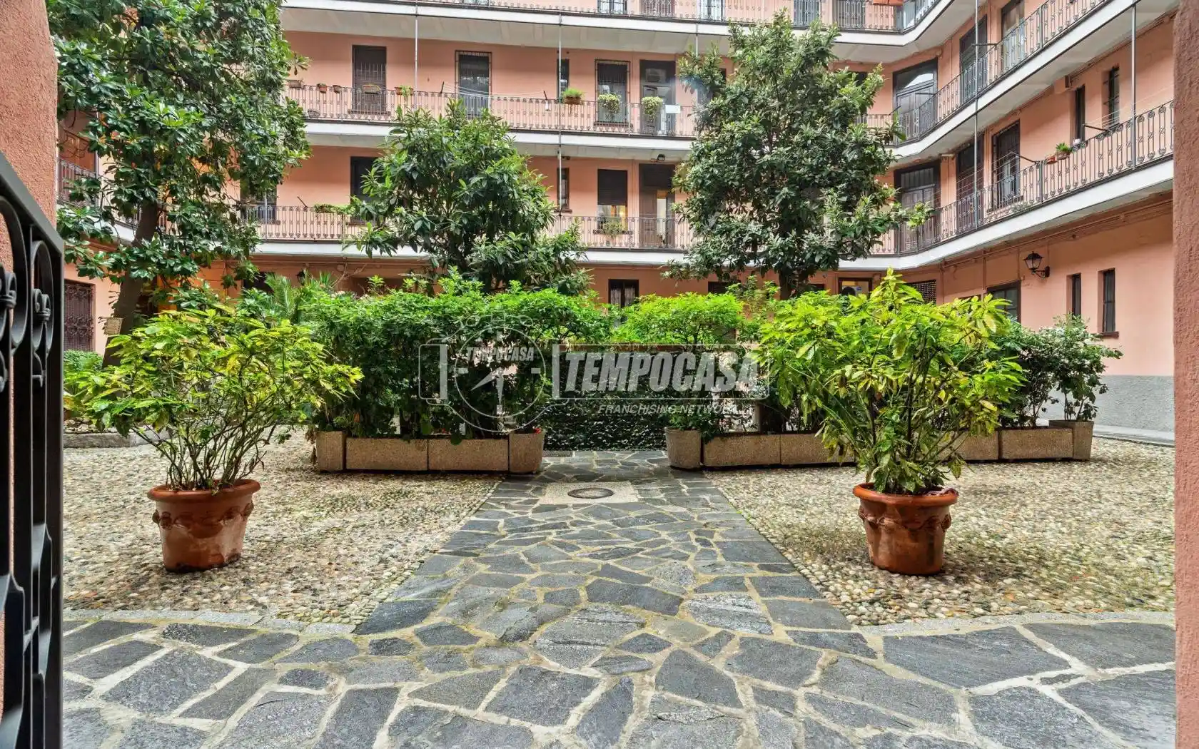 Bilocale via Andrea Maffei 12, Montenero, Milano - foto 2