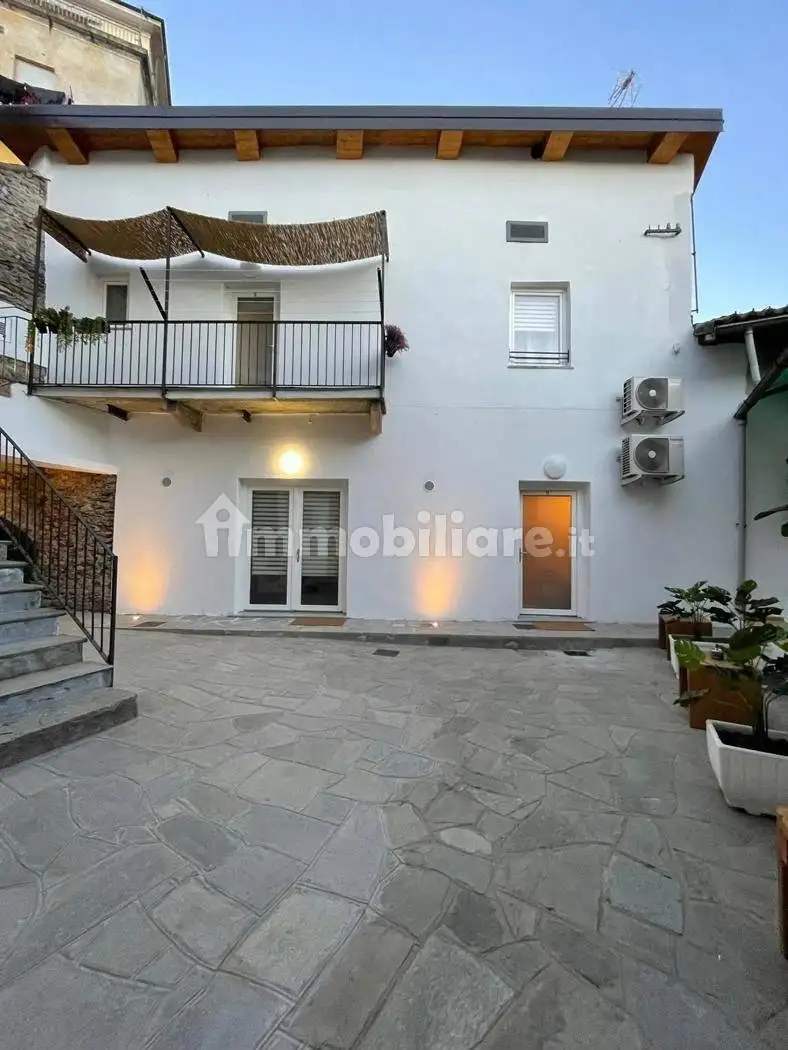 Palazzo - Edificio in vendita a Pinerolo