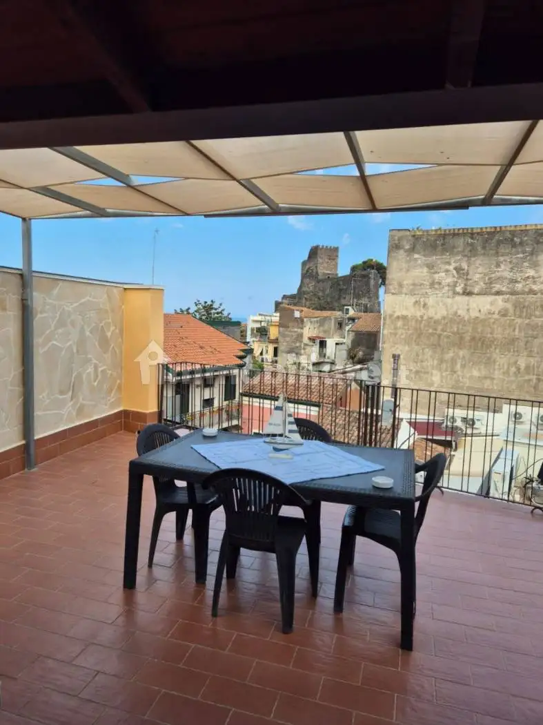 Appartamento in affitto a Aci Castello