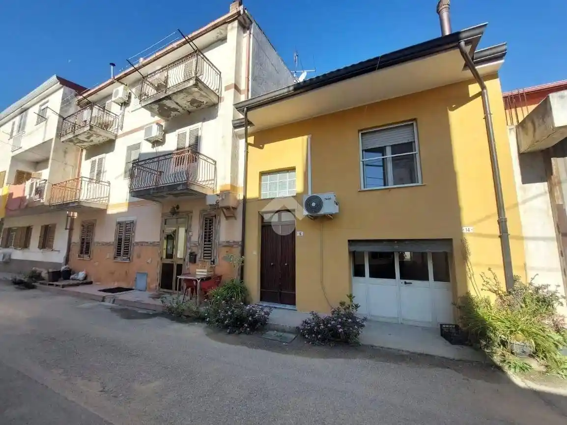 Casa indipendente in vendita a Cropani