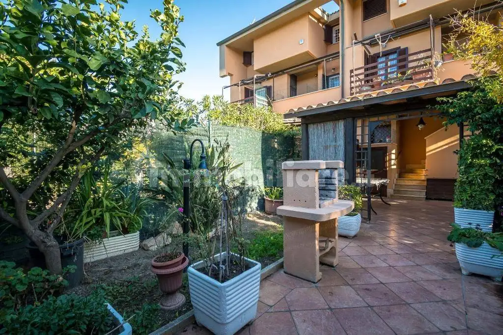 Villetta a schiera in vendita a Fiumicino