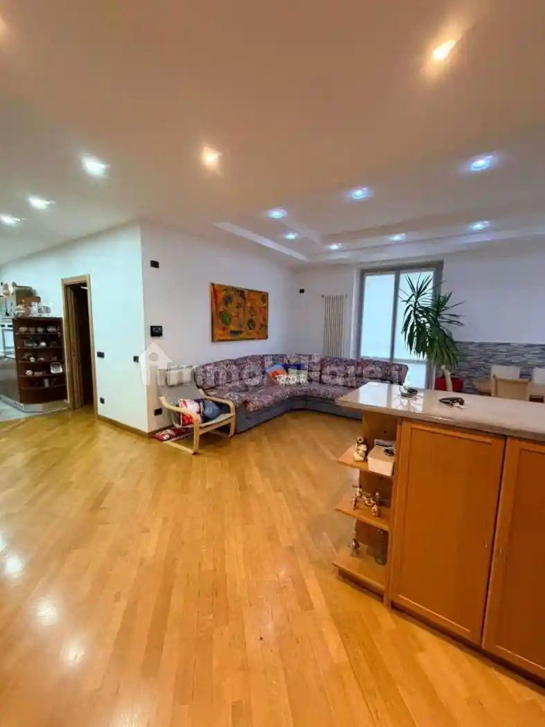 Quadrilocale via Mario Preda 10, Verano Brianza - foto 3