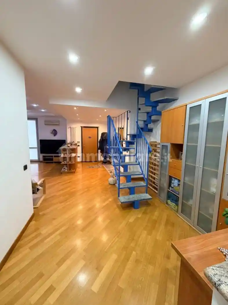 Quadrilocale via Mario Preda 10, Verano Brianza - foto 4