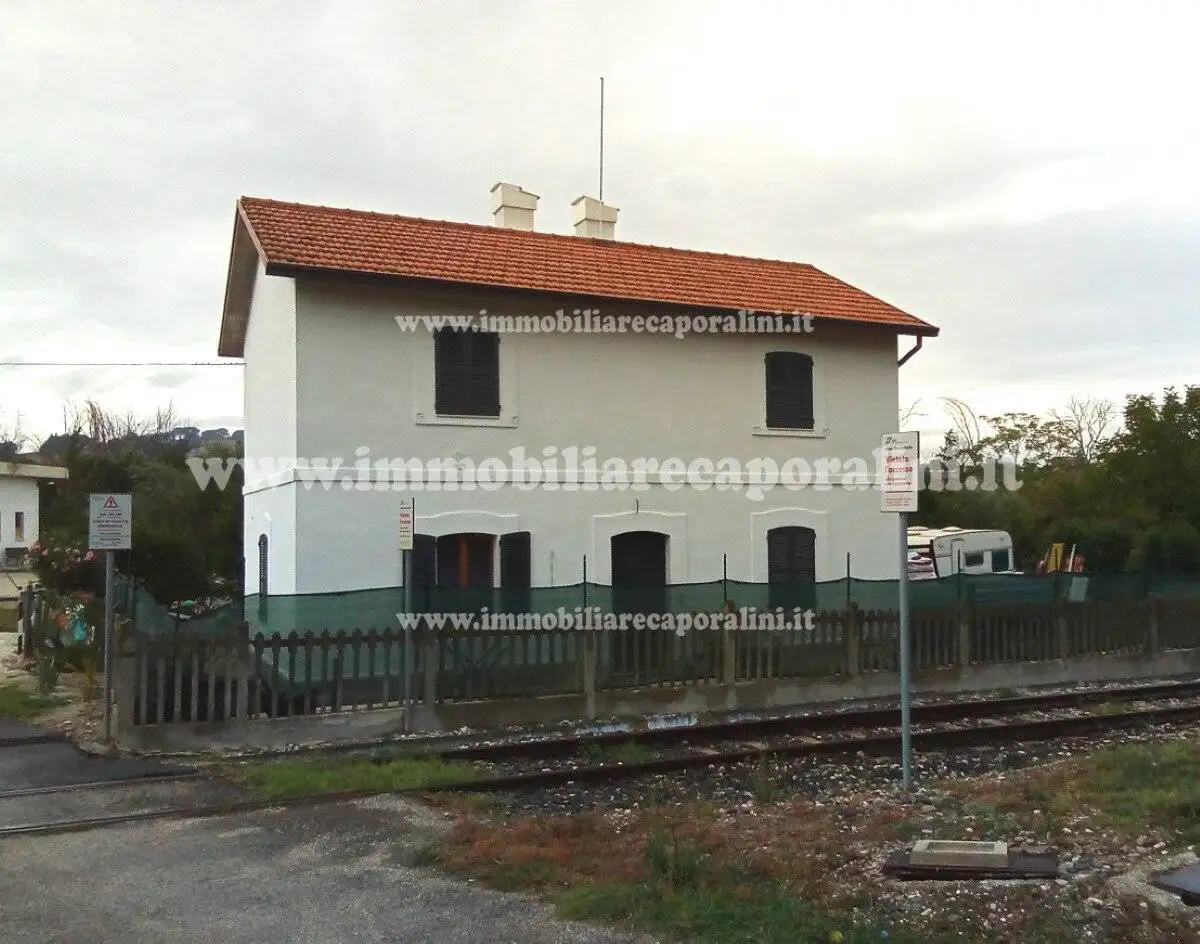 Villa in vendita a Pollenza