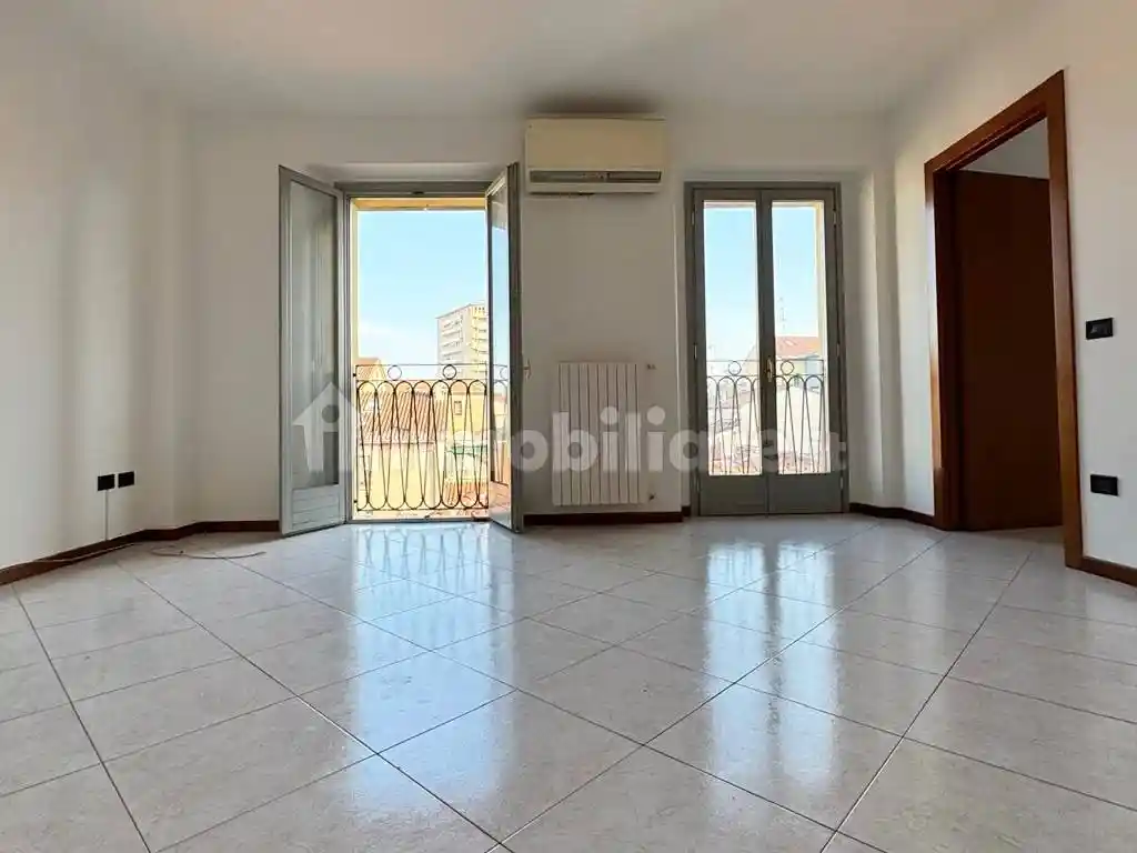 Attico via Vittorio Emanuele II 29, Centro Storico, Monza - foto 4