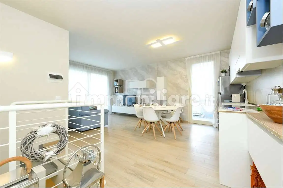 Appartamento in vendita a Desenzano del Garda