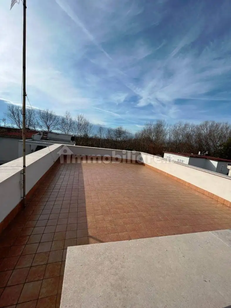 Villa unifamiliare, buono stato, 140 m², Baia Verde, Castel Volturno - foto 3